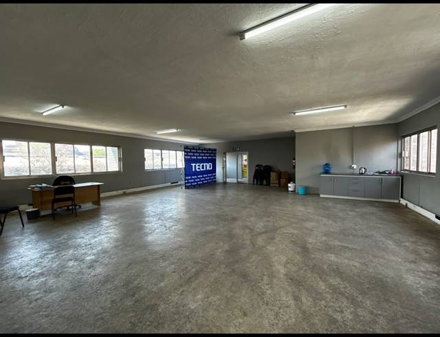 360M² WAREHOUSE TO LET IN WYNBERG